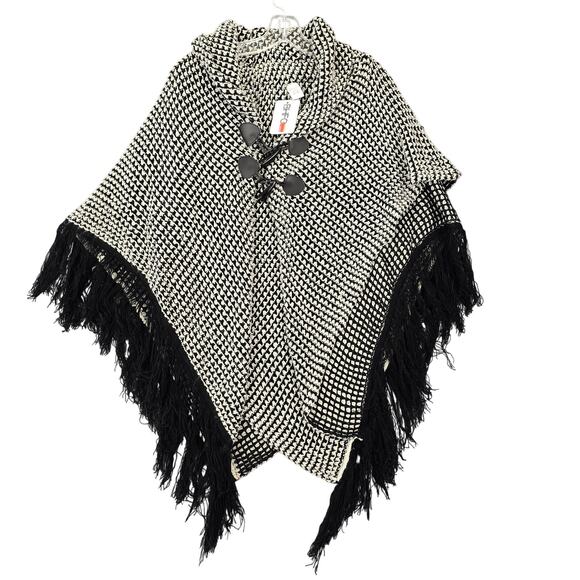 BHFO Black White Sweater NEW Fringe Knit Shawl Cape Shrug Poncho Womens ONE SIZE - Picture 1 of 7